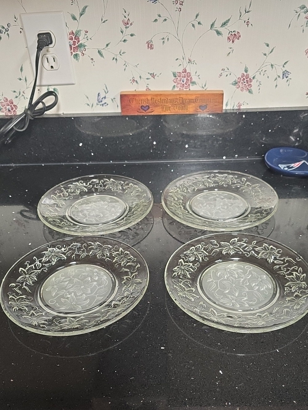 Princess House Fanrasia 8" Salad/Dessert Plates - Set of 4